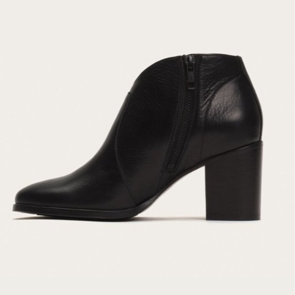 Frye - Nora Zip Short Ankle Leather Boots Black Women's Size US 8.5M - Picture 15 of 15